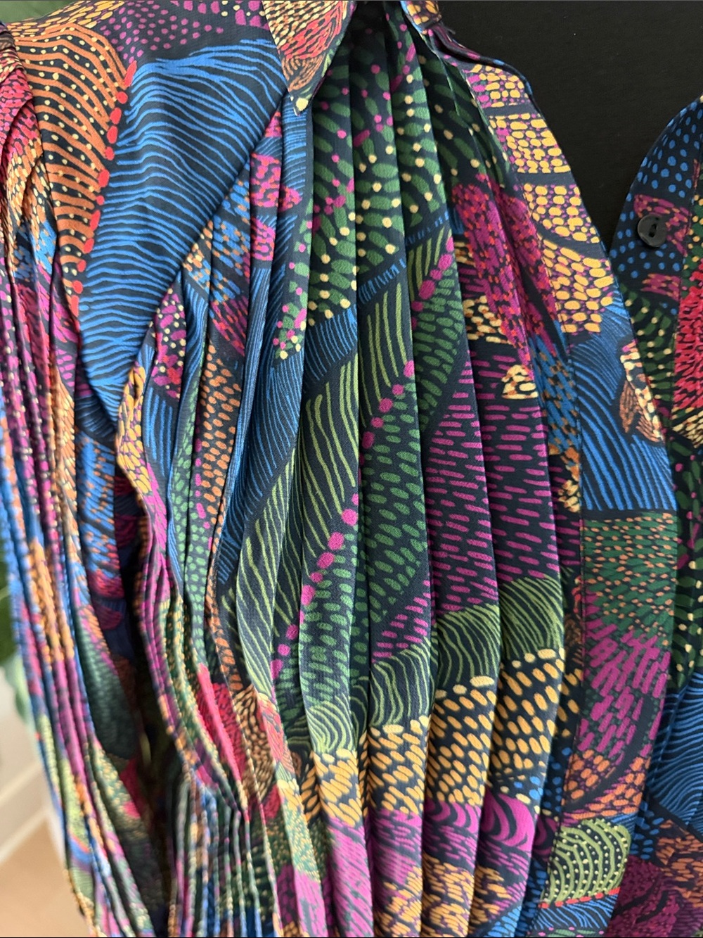 FARM Rio Pleated Blouse - Picture 2 of 6
